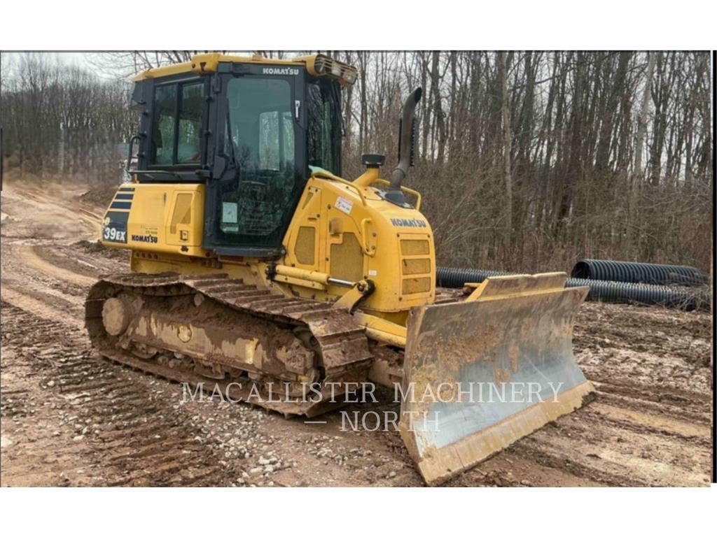 Komatsu D39EX-24 Buldožeri guseničari