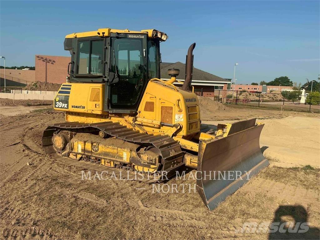 Komatsu D39PX-23 Buldožeri guseničari