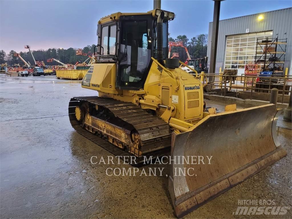 Komatsu D51 PXI Buldožeri guseničari