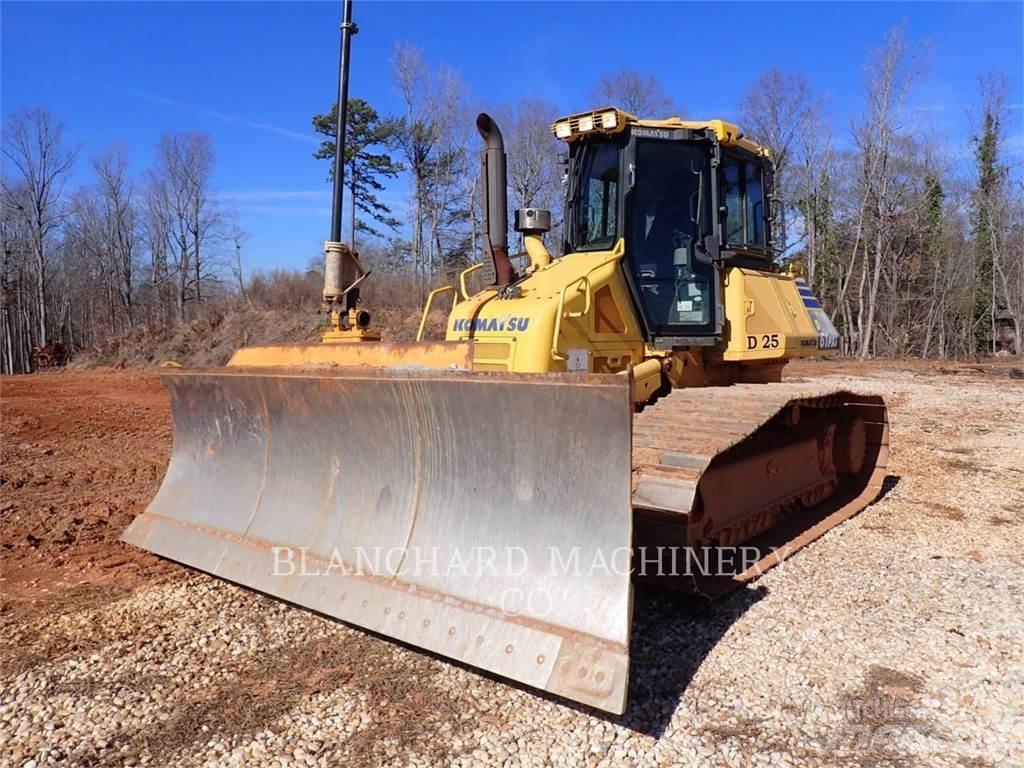 Komatsu D61PX-23 Buldožeri guseničari