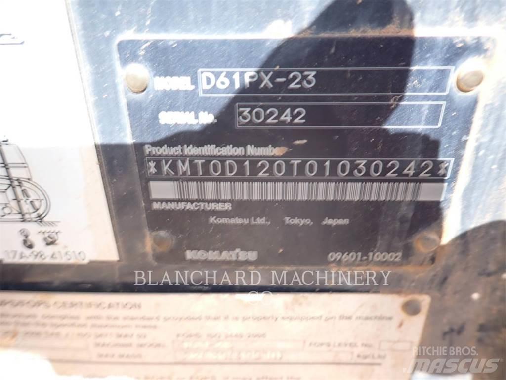 Komatsu D61PX-23 Buldožeri guseničari