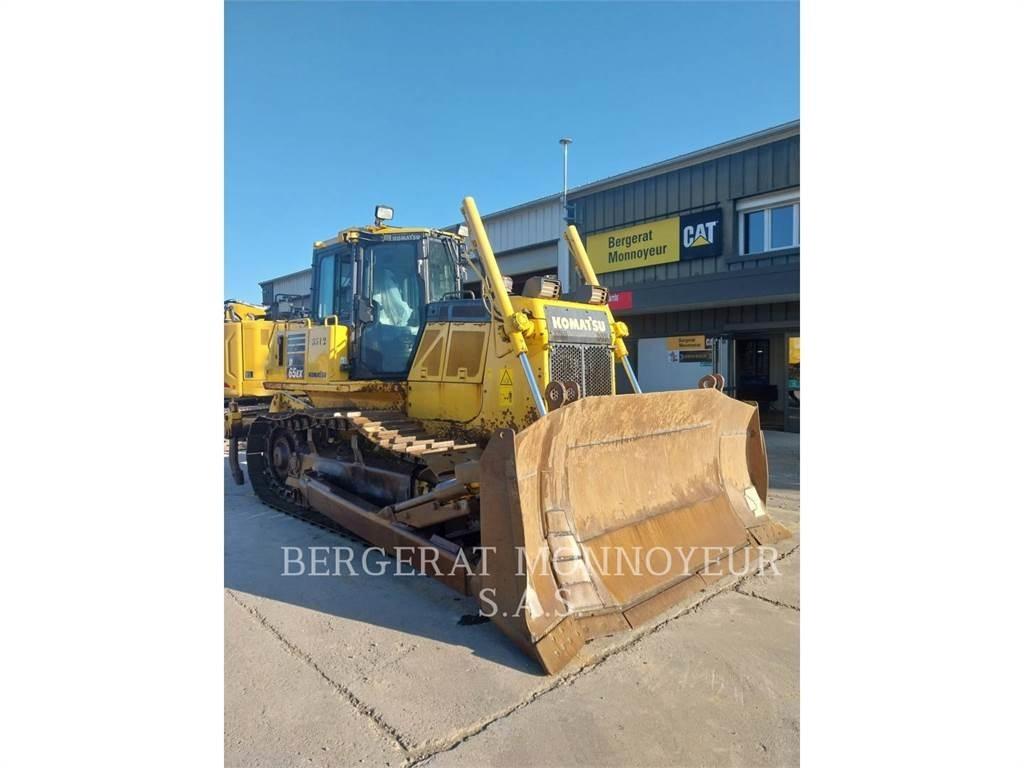 Komatsu D65 Buldožeri guseničari