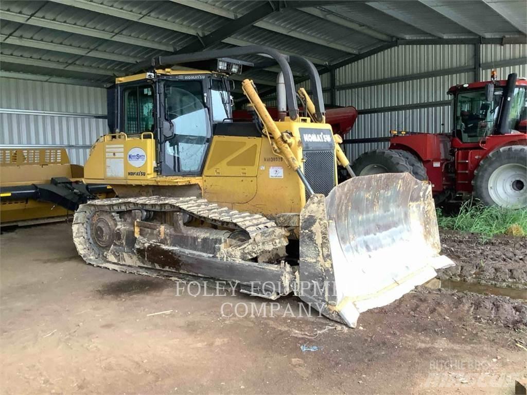 Komatsu D65EX17 Buldožeri guseničari