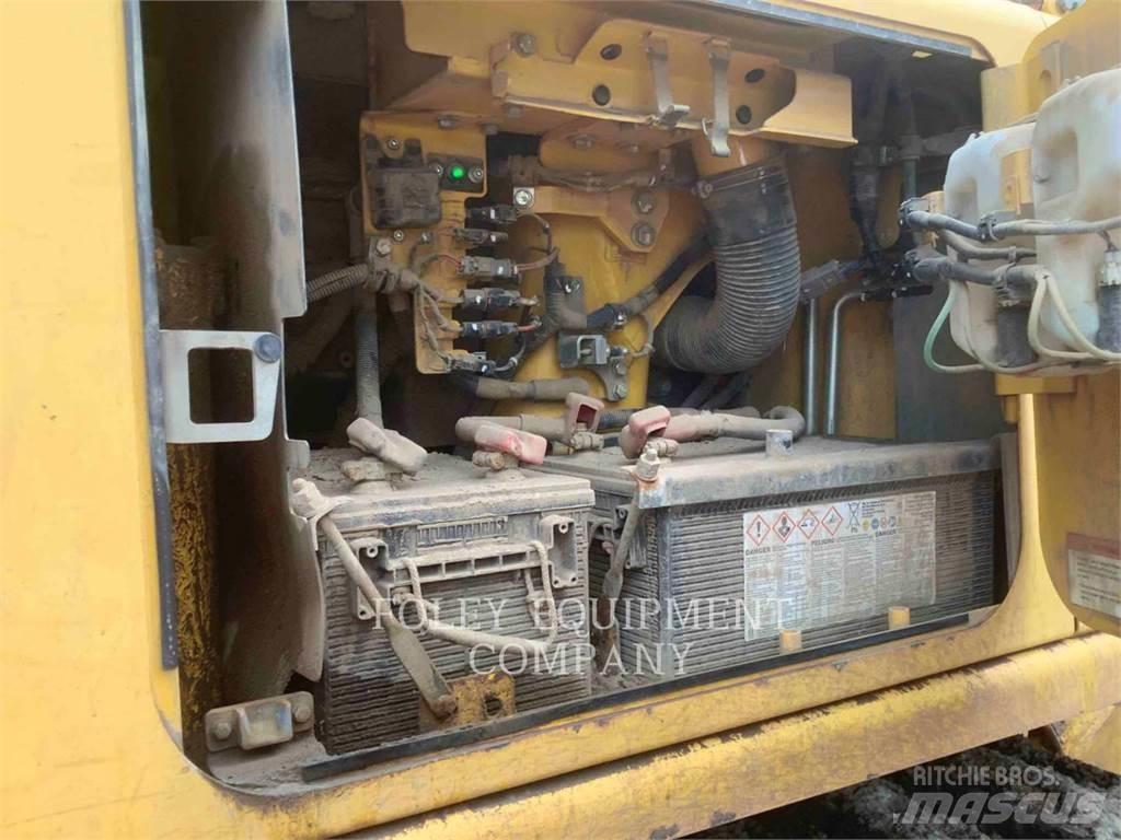 Komatsu D85EXI Buldožeri guseničari