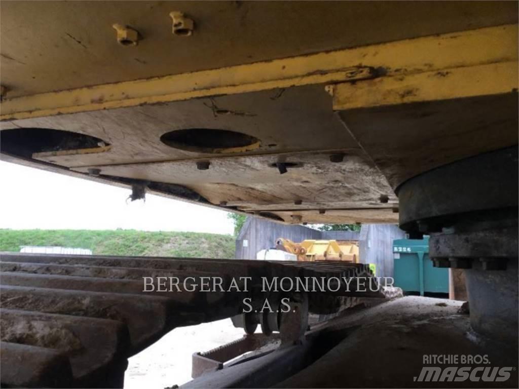 Komatsu HB215LC Bageri guseničari
