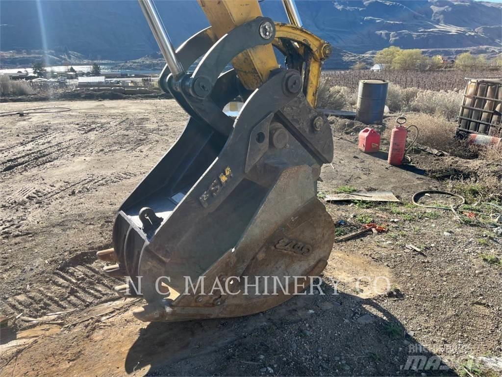 Komatsu PC138USLC Bageri guseničari