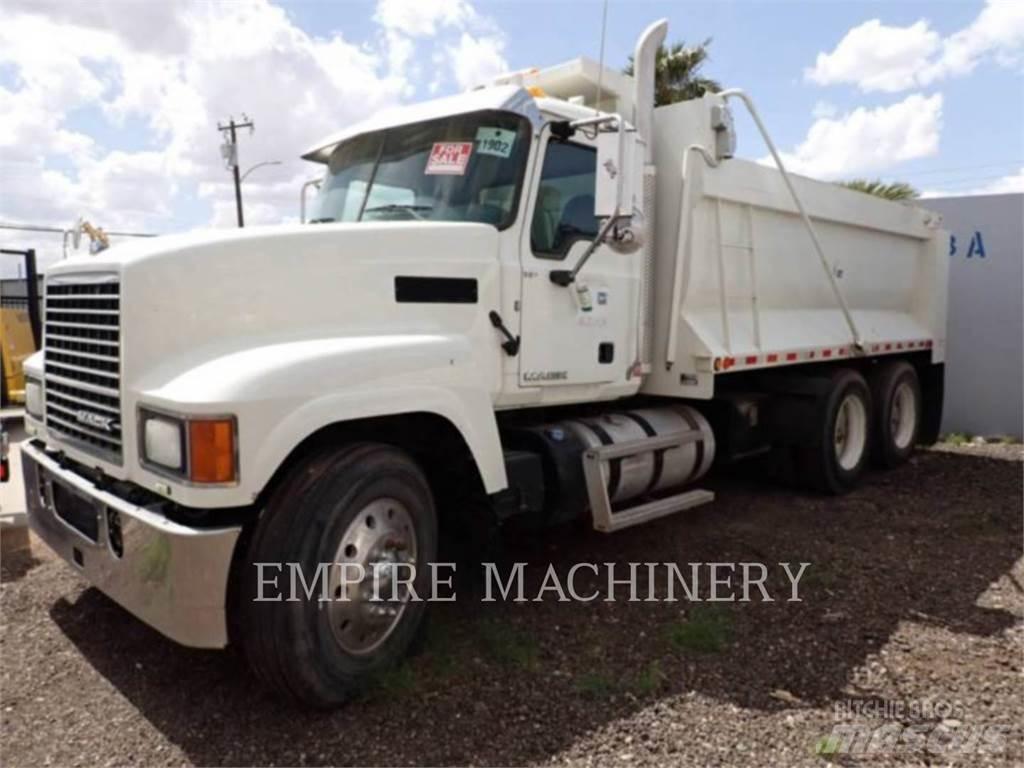 Mack CHU613 Kamioni cisterne