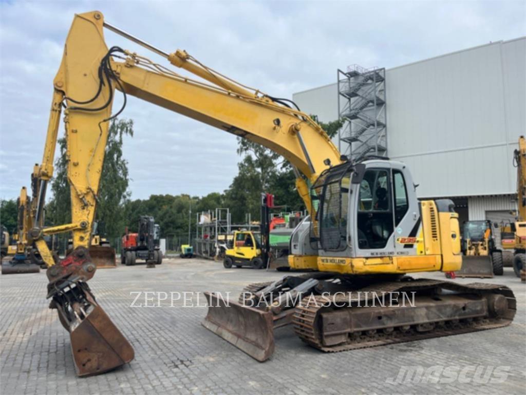 New Holland E235 Bageri guseničari