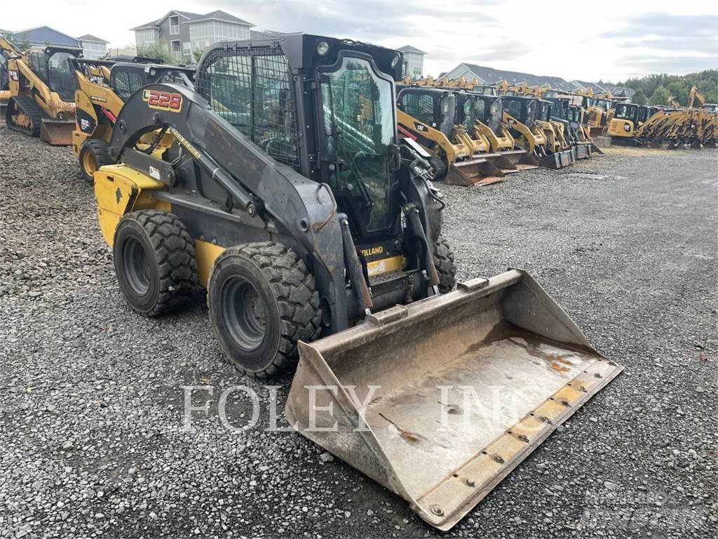 New Holland L228 Skid steer mini utovarivači