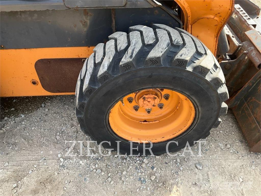 New Holland SV250 Skid steer mini utovarivači