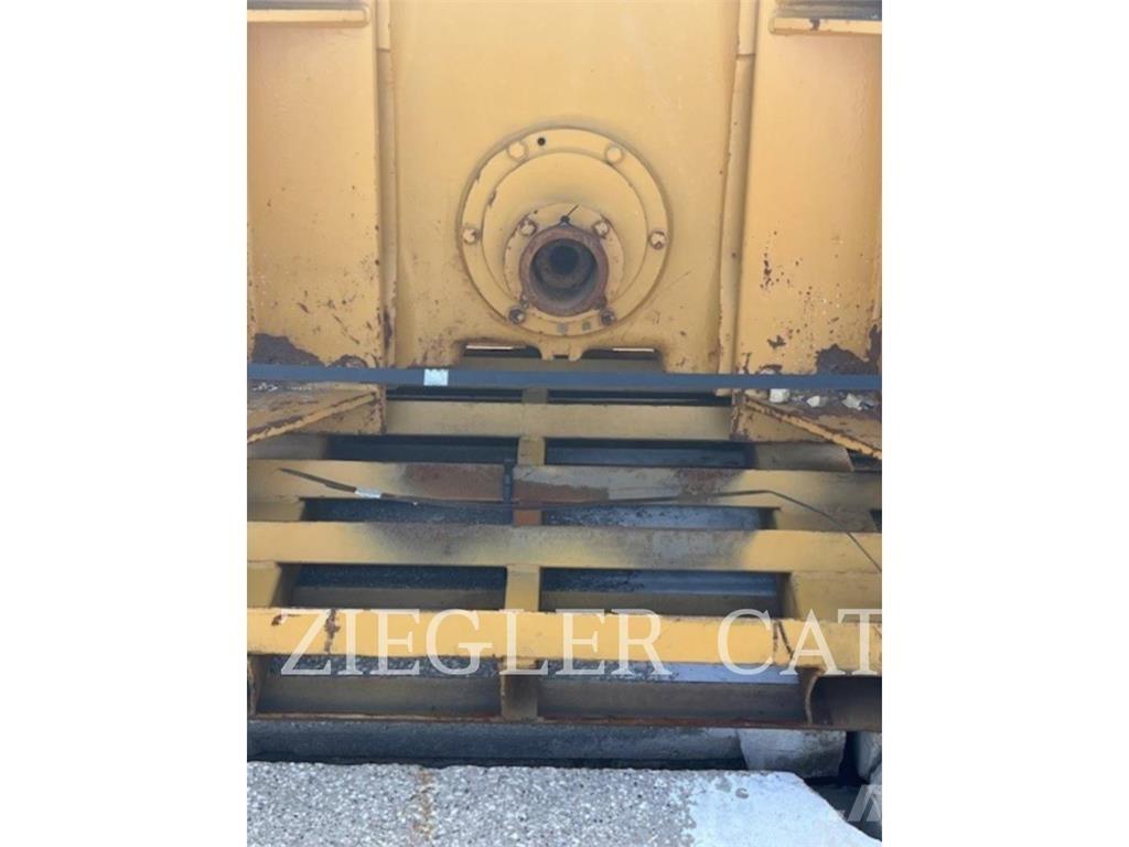 Paccar INC. PA56 Buldožeri guseničari