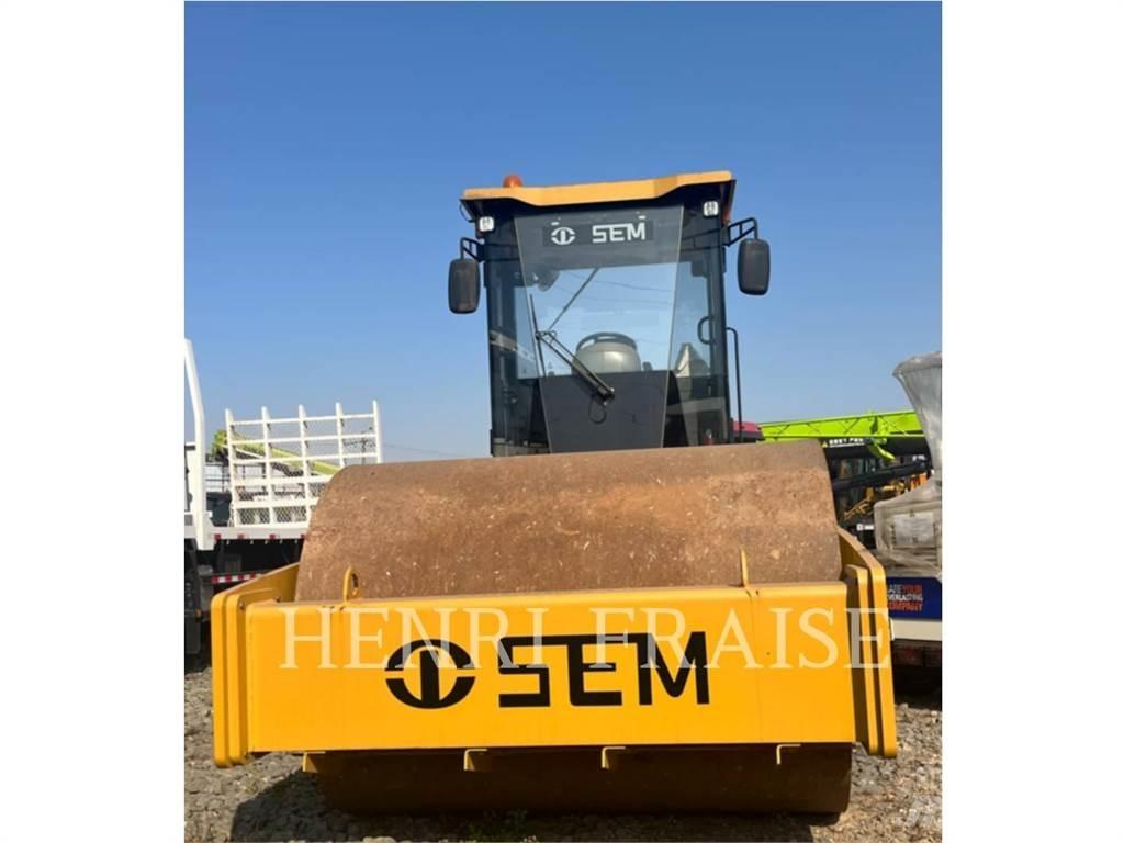 SEM MACHINERY 510 Nabijači zemlje
