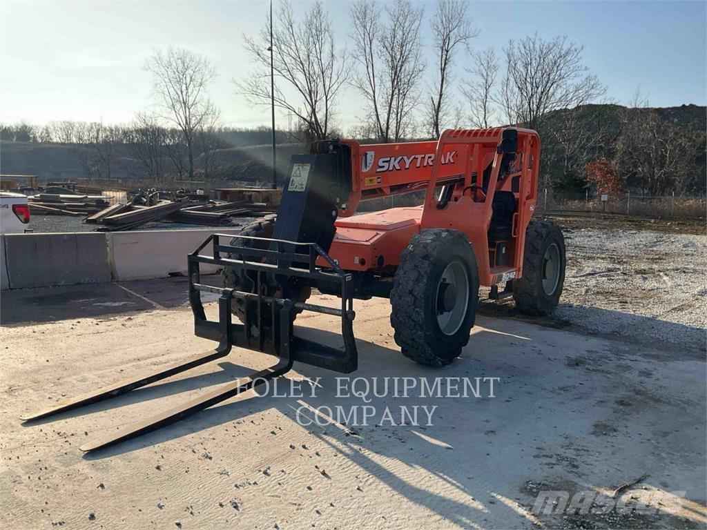 SkyTrak 8042 Teleskopski viljuškari