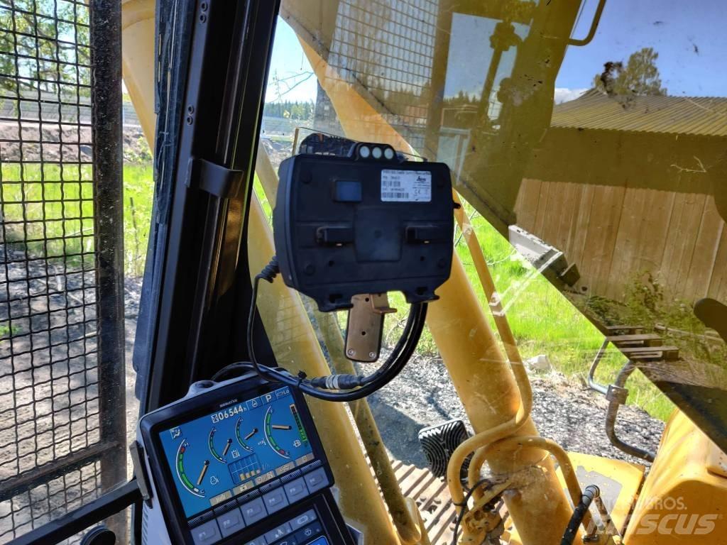 Komatsu HB215LC-1 Bageri guseničari