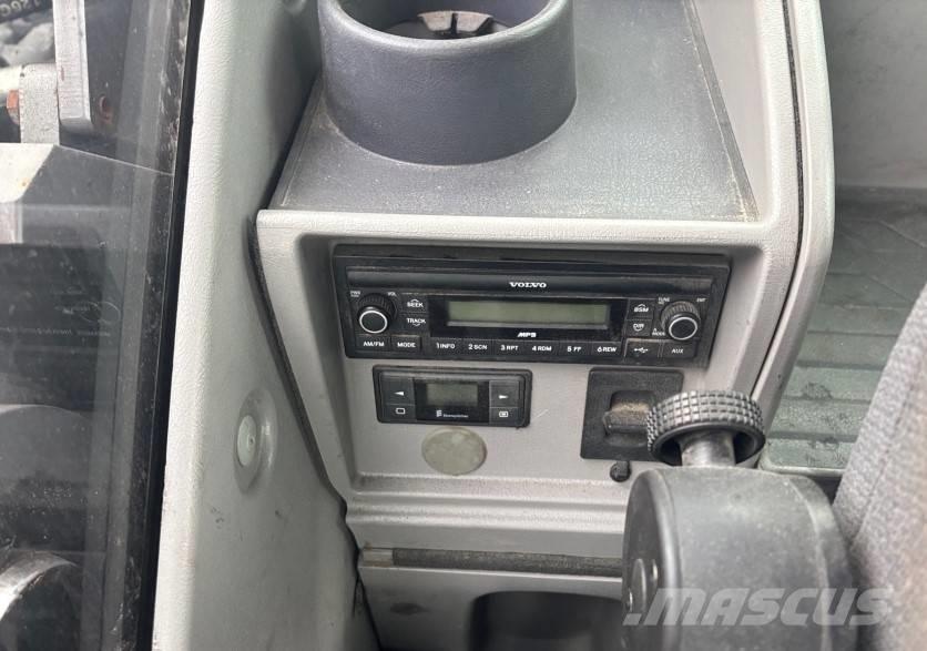 Volvo EC 300 EL Bageri guseničari