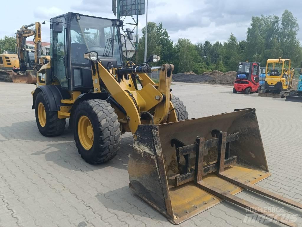 CAT 908 M Utovarivači na točkove