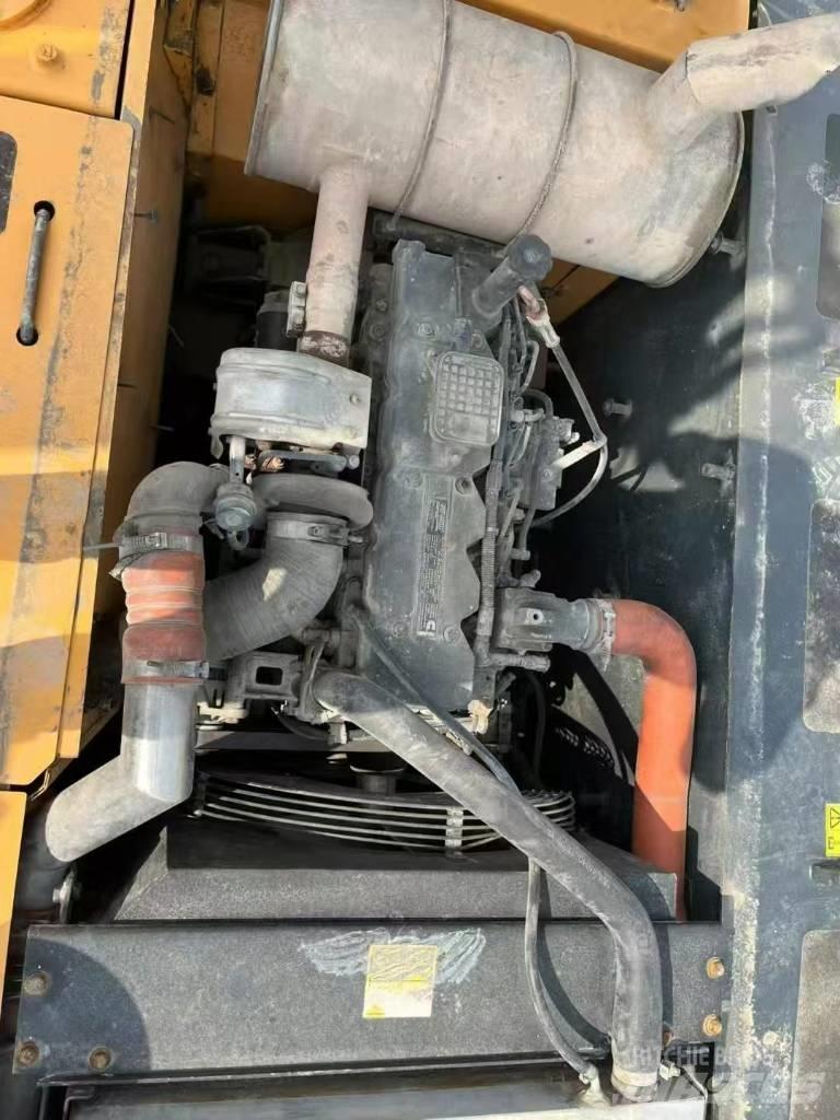 Hyundai 215VS Bageri guseničari