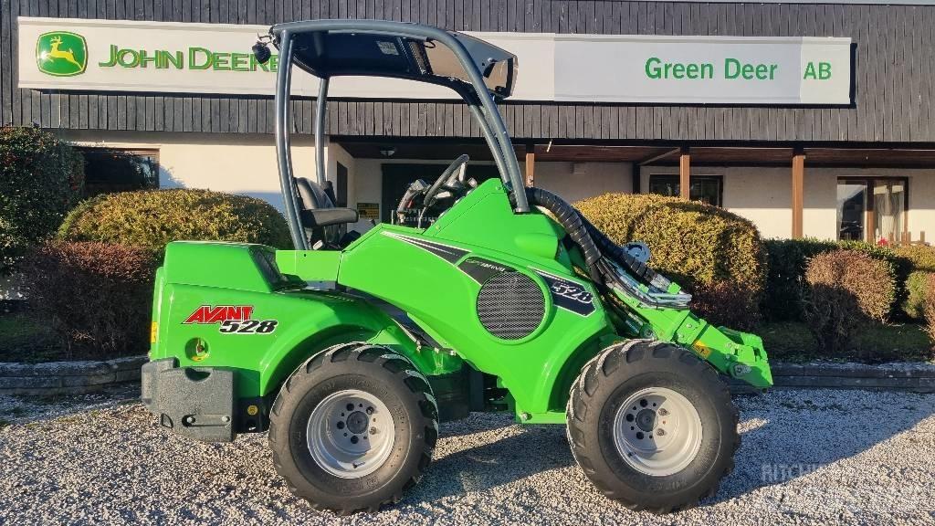 Avant 528 Skid steer mini utovarivači