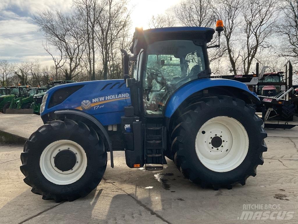 New Holland T 7.210 Traktori