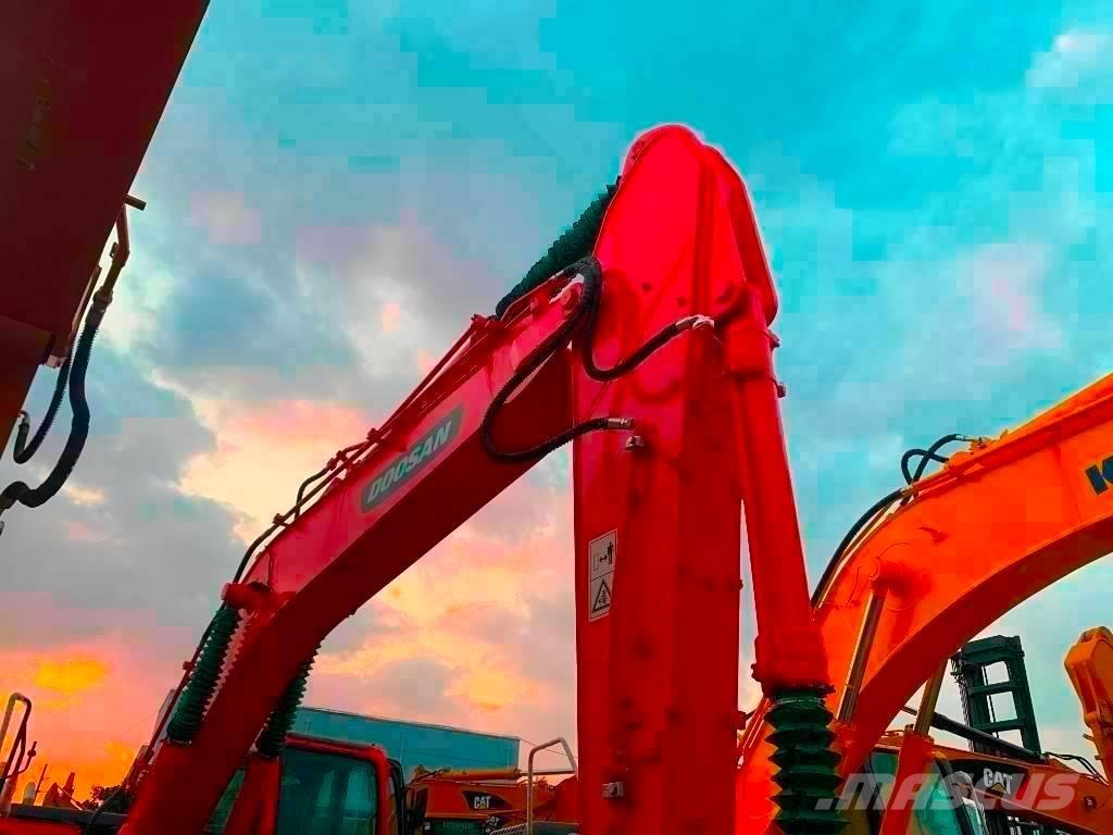 Doosan DX 225 LC Bageri guseničari