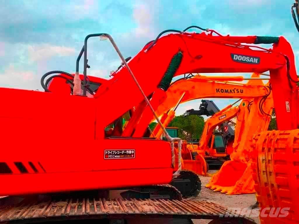 Doosan DX 225 LC Bageri guseničari