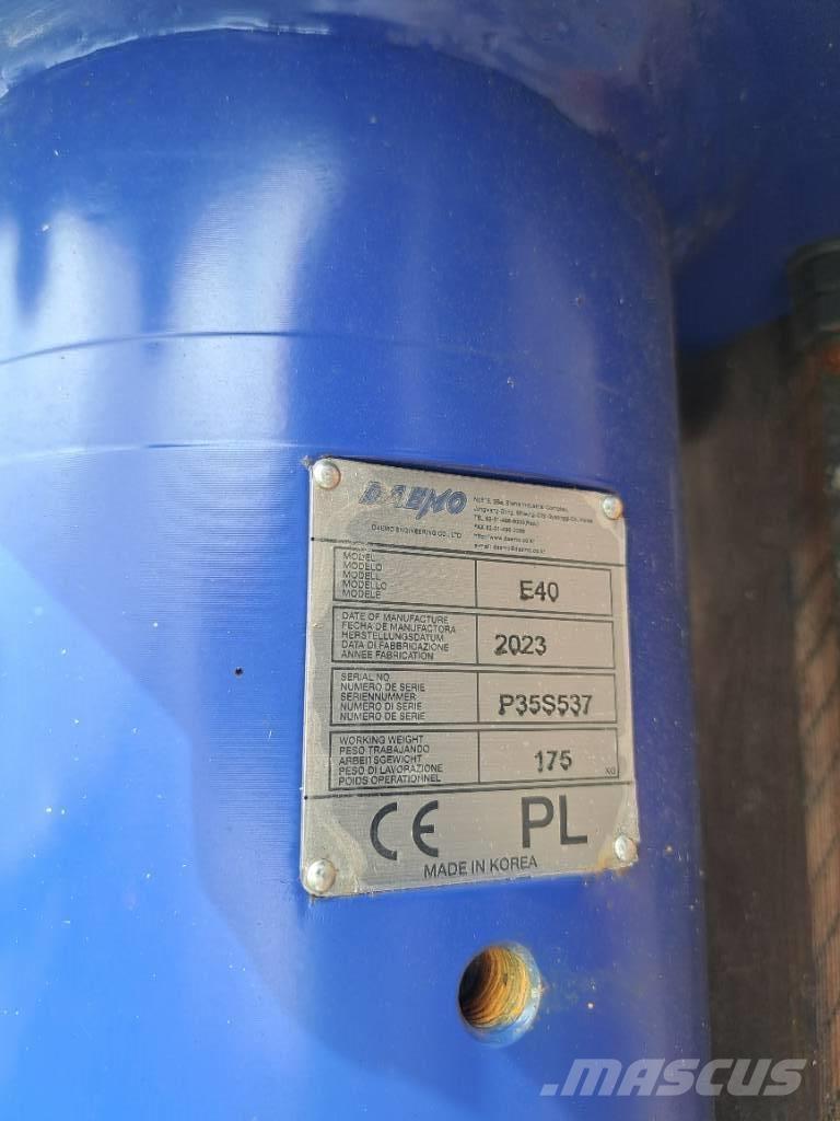 Daemo E40 with CW05 Čekići
