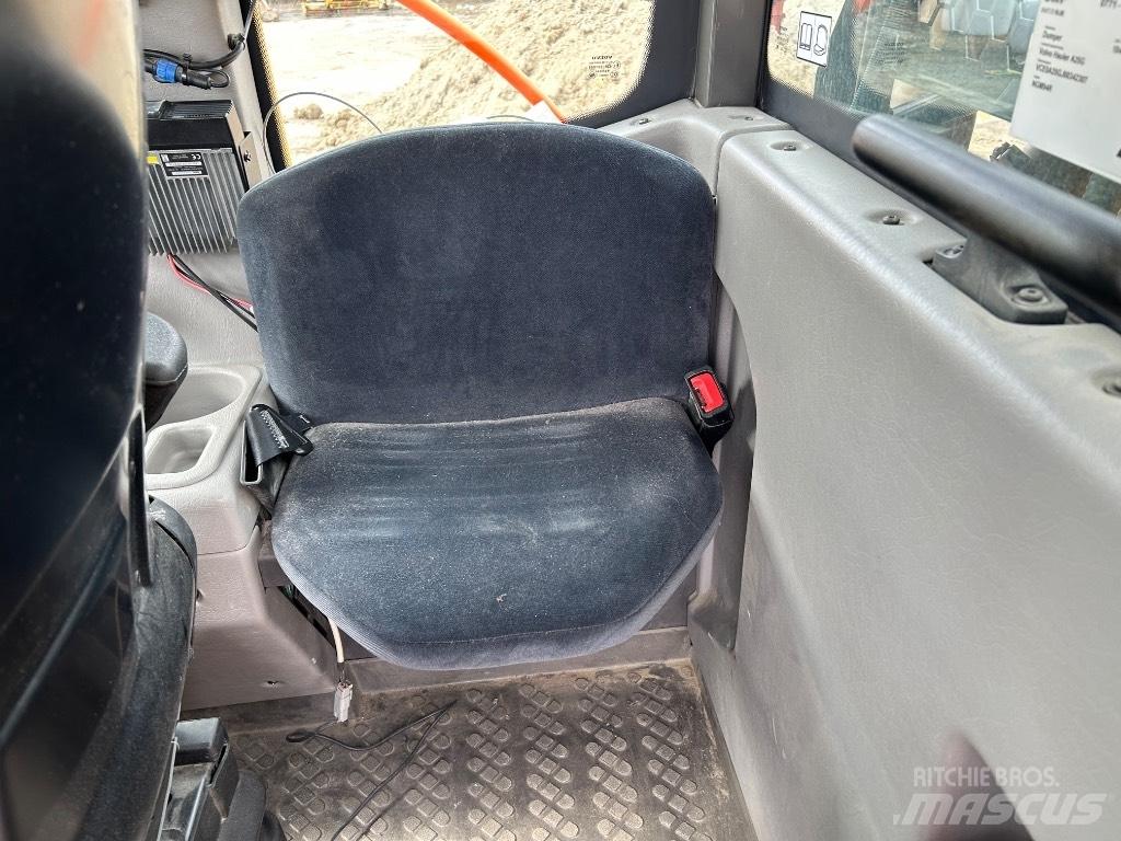 Volvo A 25 G Zglobni damperi