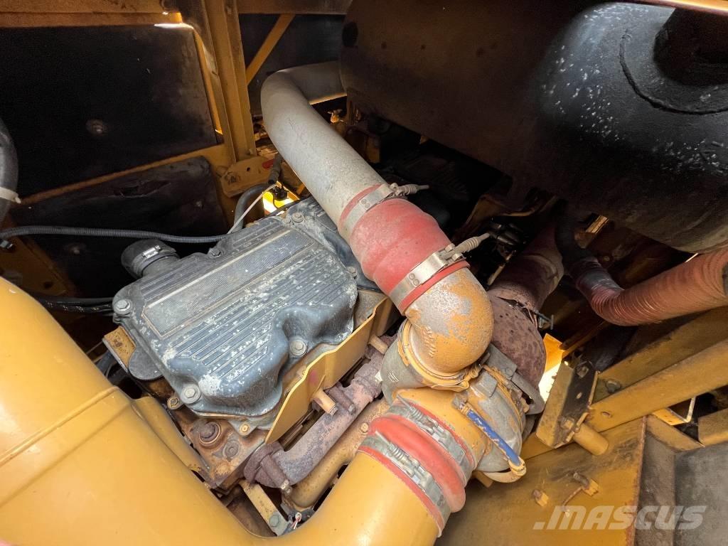 CAT 824H Buldožeri guseničari