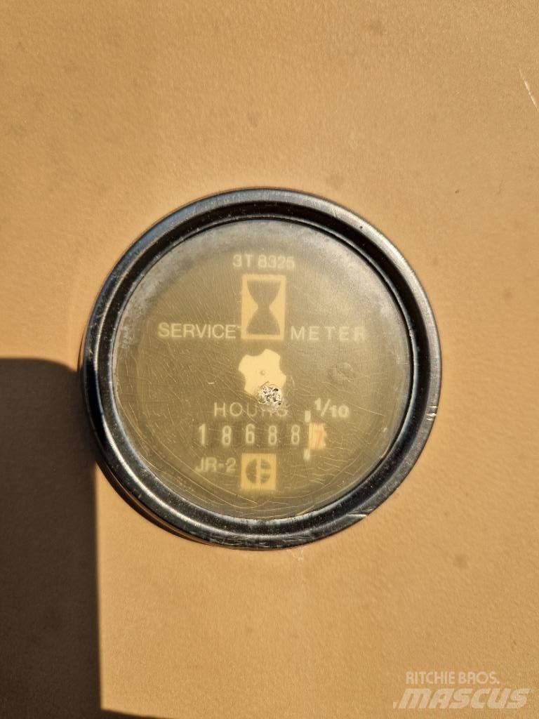 CAT 225 D LC Bageri guseničari
