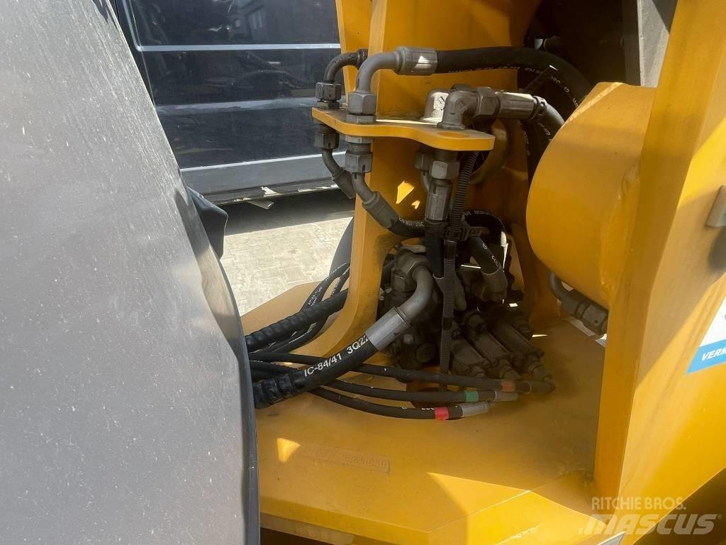 Mecalac AX 700 Utovarivači na točkove