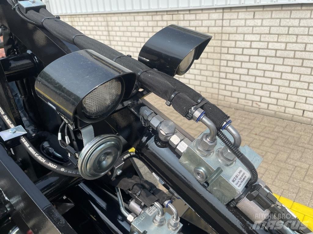 GiANT G 2200 E Utovarivači na točkove