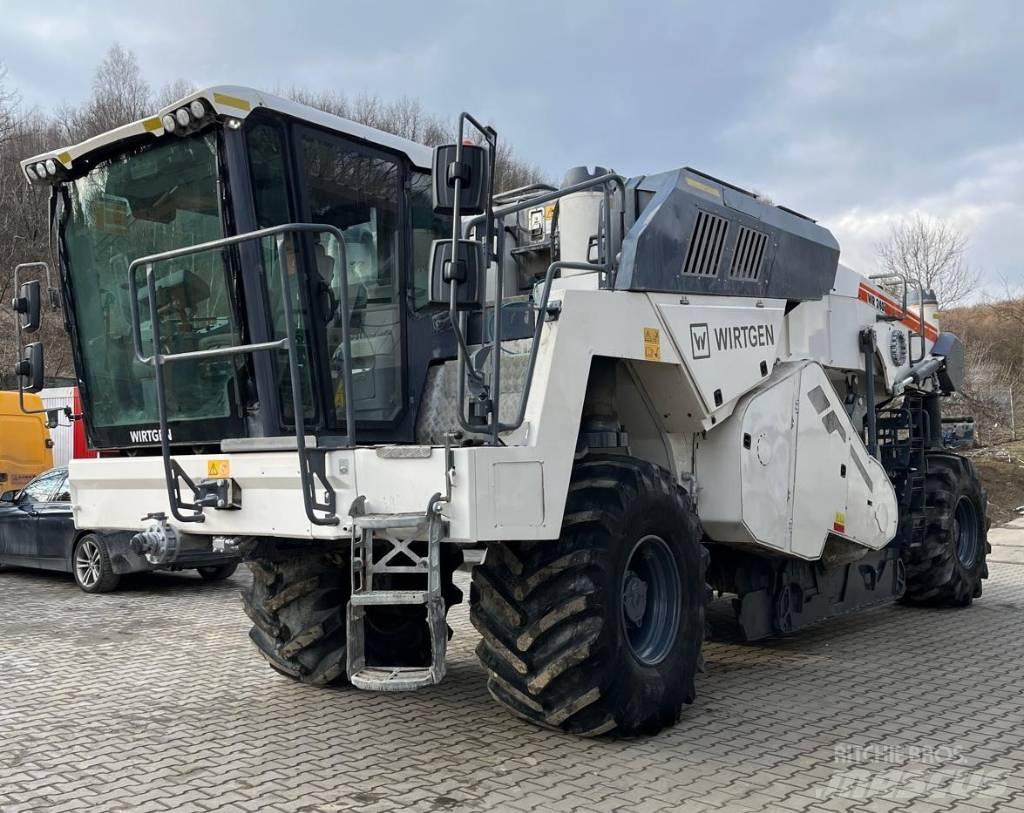 Wirtgen WR 240i Mašine za reciklažu asfalta