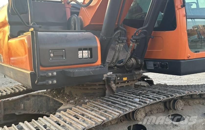 Doosan DX220 Bageri guseničari