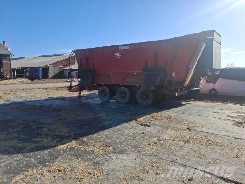 JF FEEDER VM 38 Hranilice za živinu