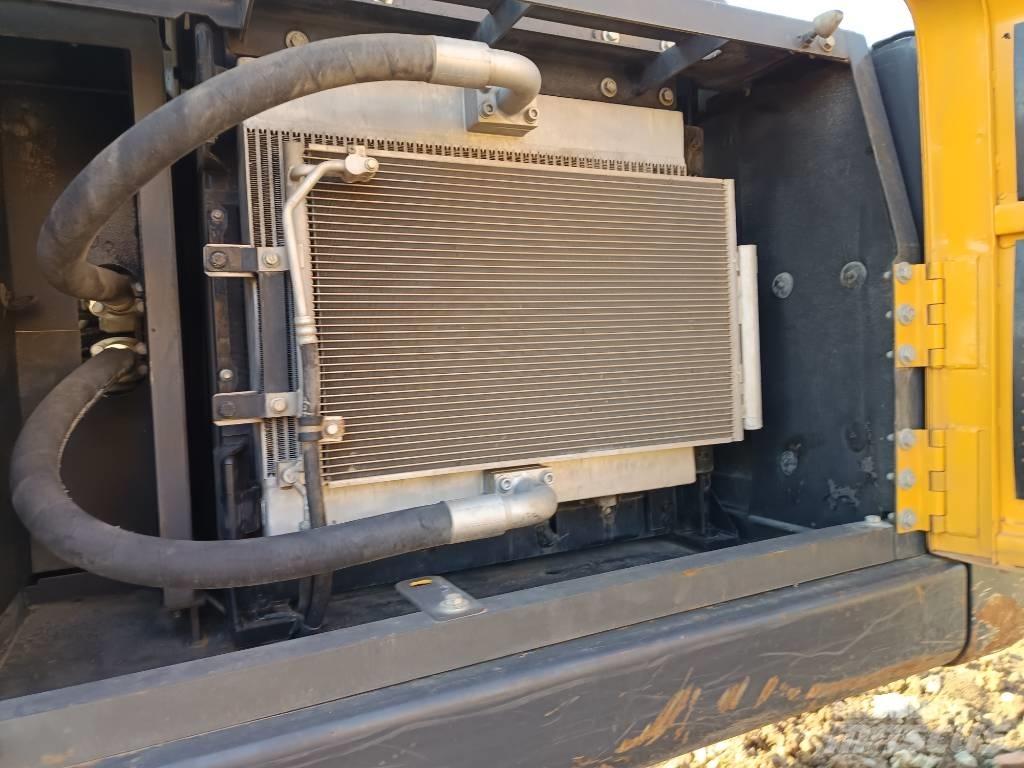Volvo EC 240 Bageri guseničari