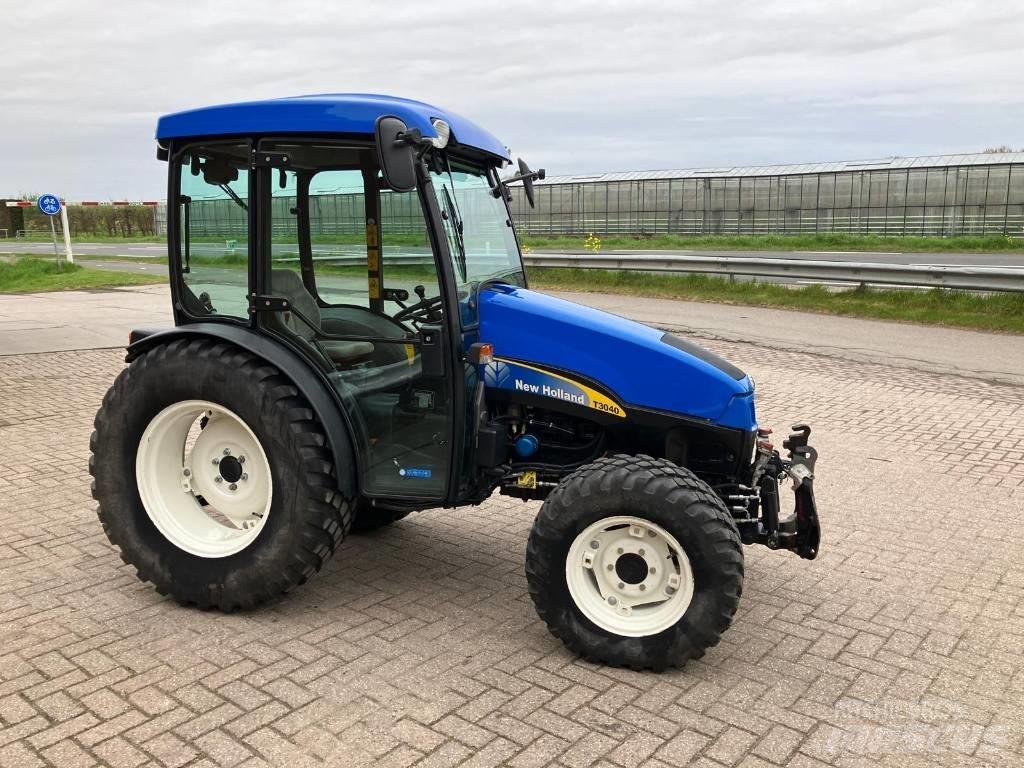 New Holland 3040 Traktori