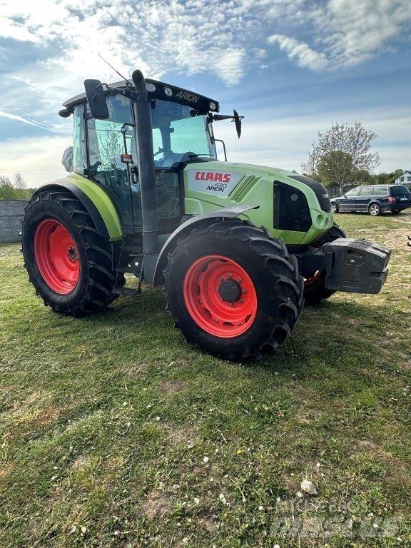 CLAAS Arion 430 Traktori