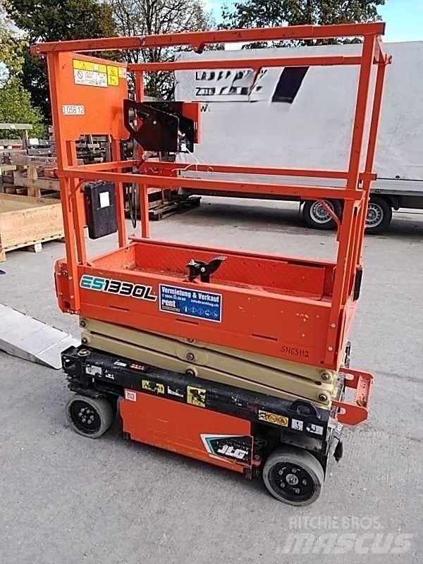 JLG ES 1330 L Makazaste platforme
