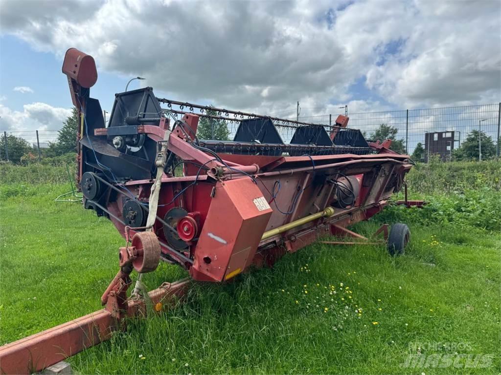Case IH 1680 Axial Kombajni