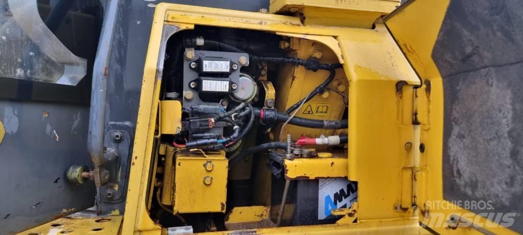 Komatsu D 61 EX-15 Buldožeri guseničari