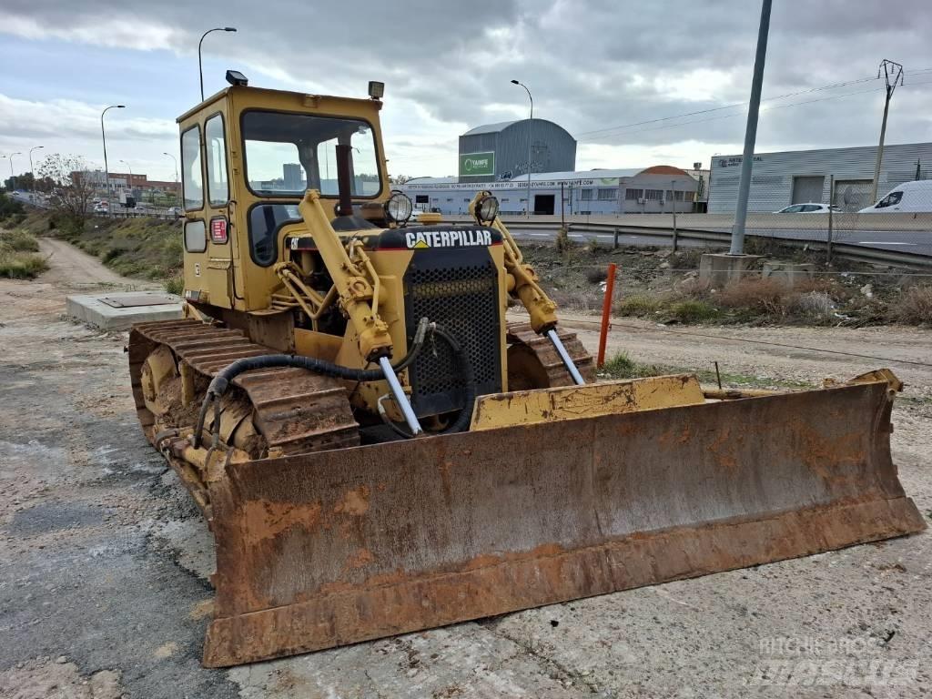 CAT D 4 D Buldožeri guseničari