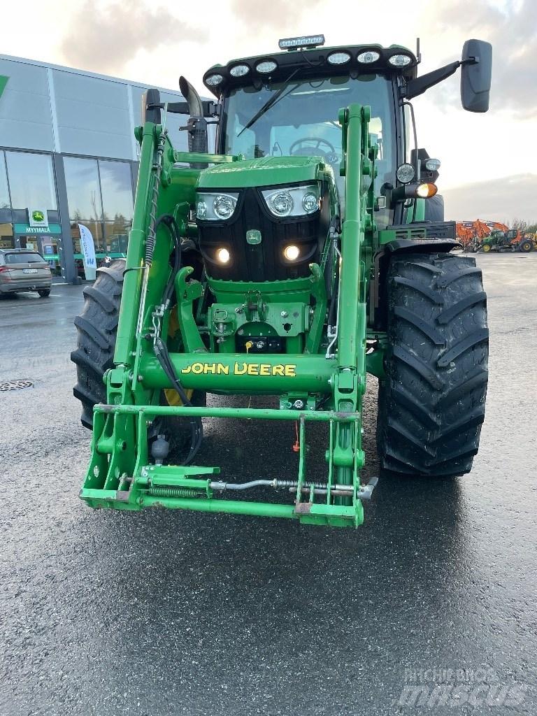 John Deere 6115R Traktori
