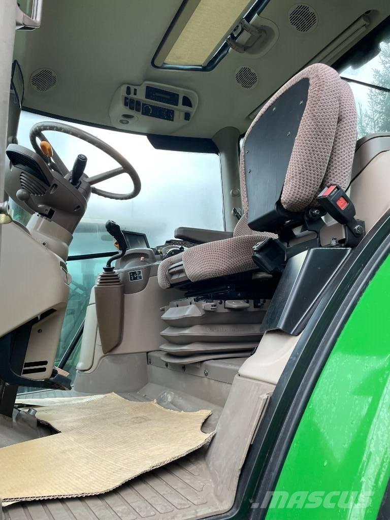 John Deere 6115R Traktori