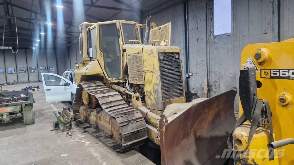CAT D5 FOR PARTS Buldožeri guseničari