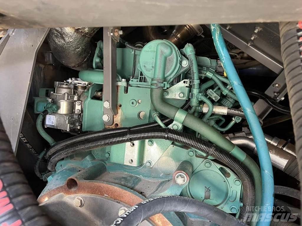 Volvo P 6870D Asfaltni finišeri
