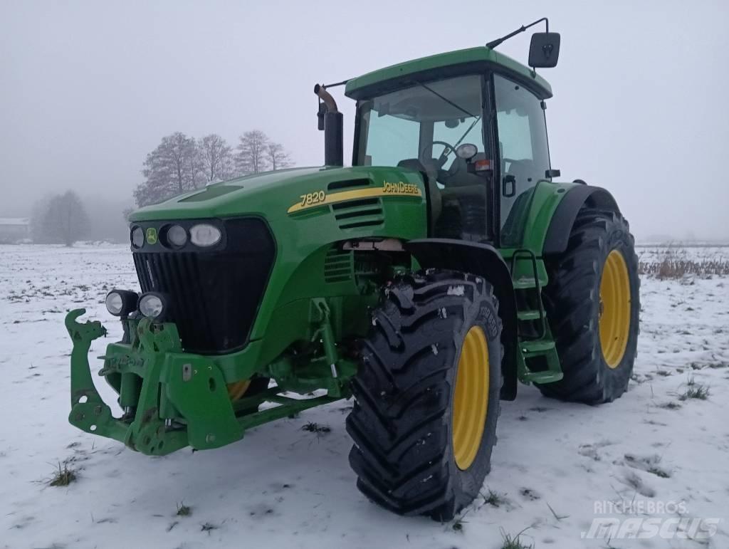 John Deere 7820 Traktori