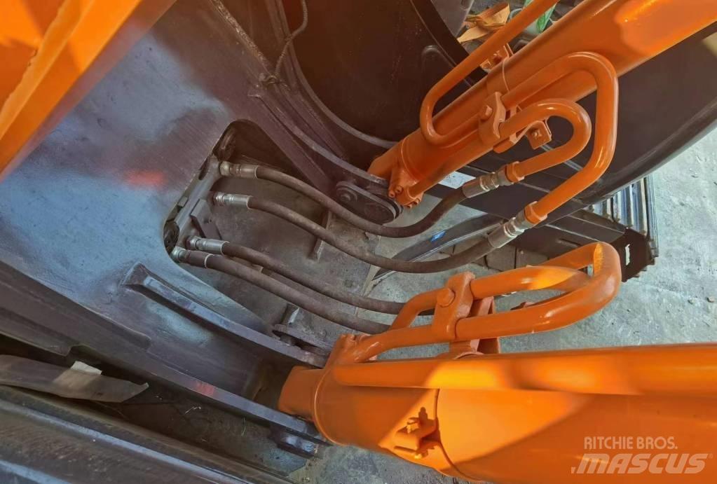 Hitachi ZX 200 Bageri guseničari