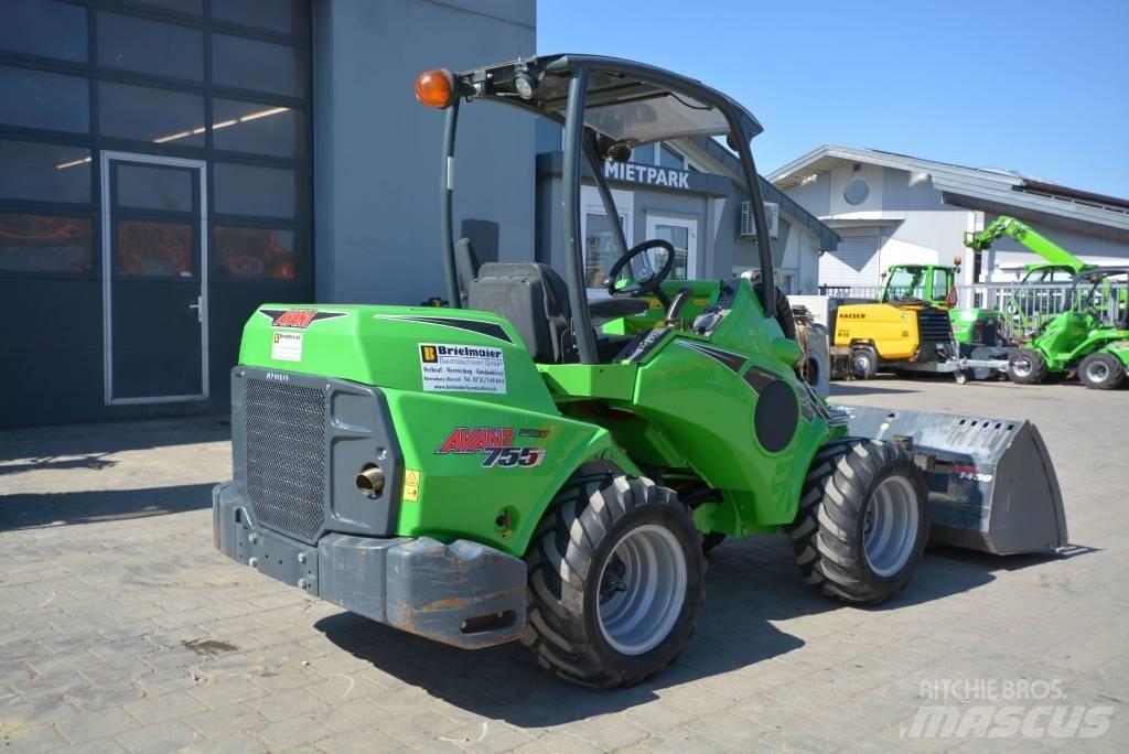 Avant 755 i Mini utovarivači