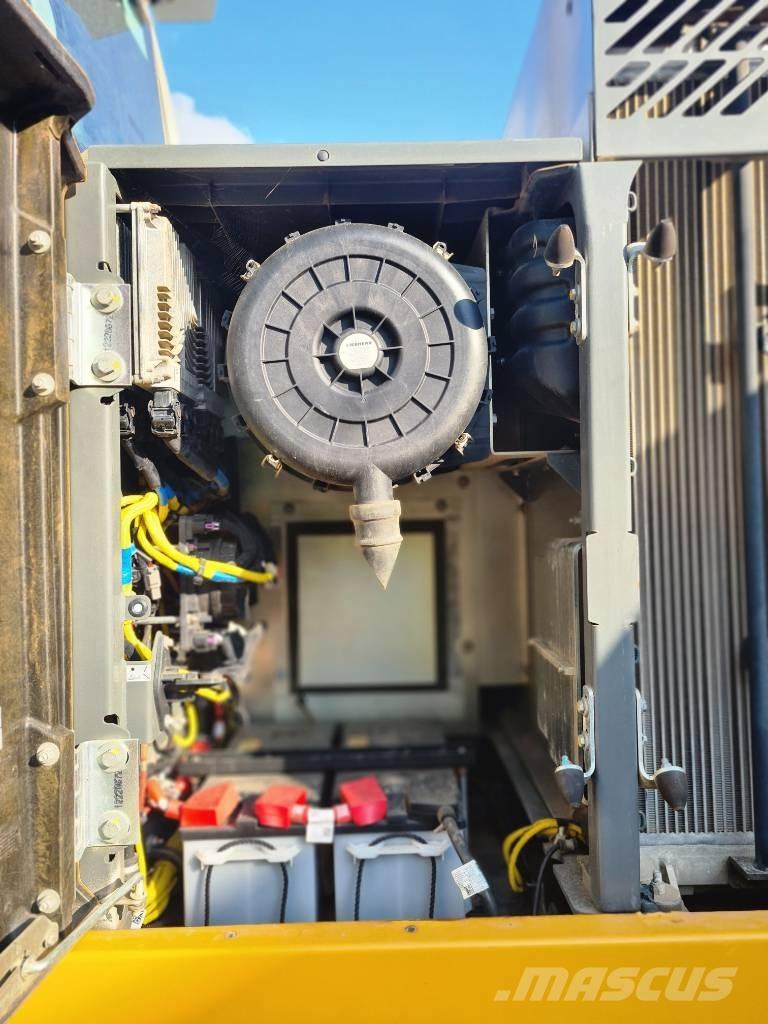 Liebherr R 930 LC Bageri guseničari