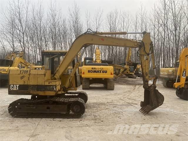 CAT E70B Bageri guseničari